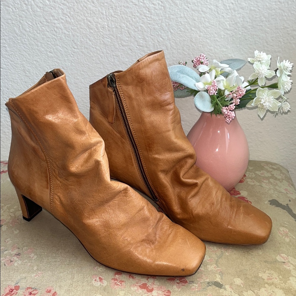 Free People Tan Soft Leather Ankle Zipper Mid Heel Boots, Size 7.5 (UK Size 40)